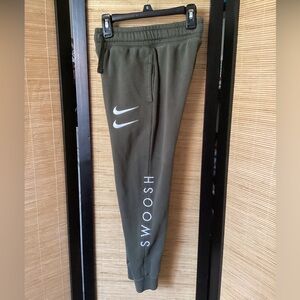 ♦️ NIKE Kids Swoosh Joggers Sz S EUC 8 / 9 olive green fleece sweatpants